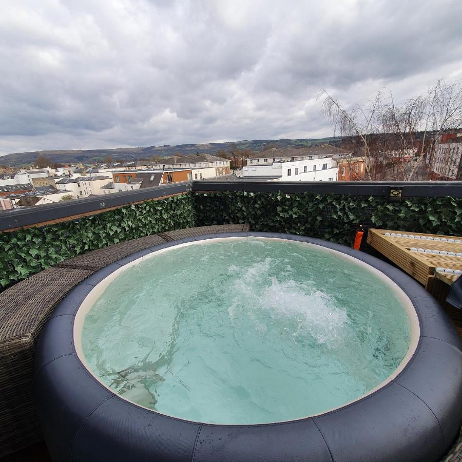 Central Penthouse With Hot Tub & Views 24 Cheltenham Eksteriør bilde