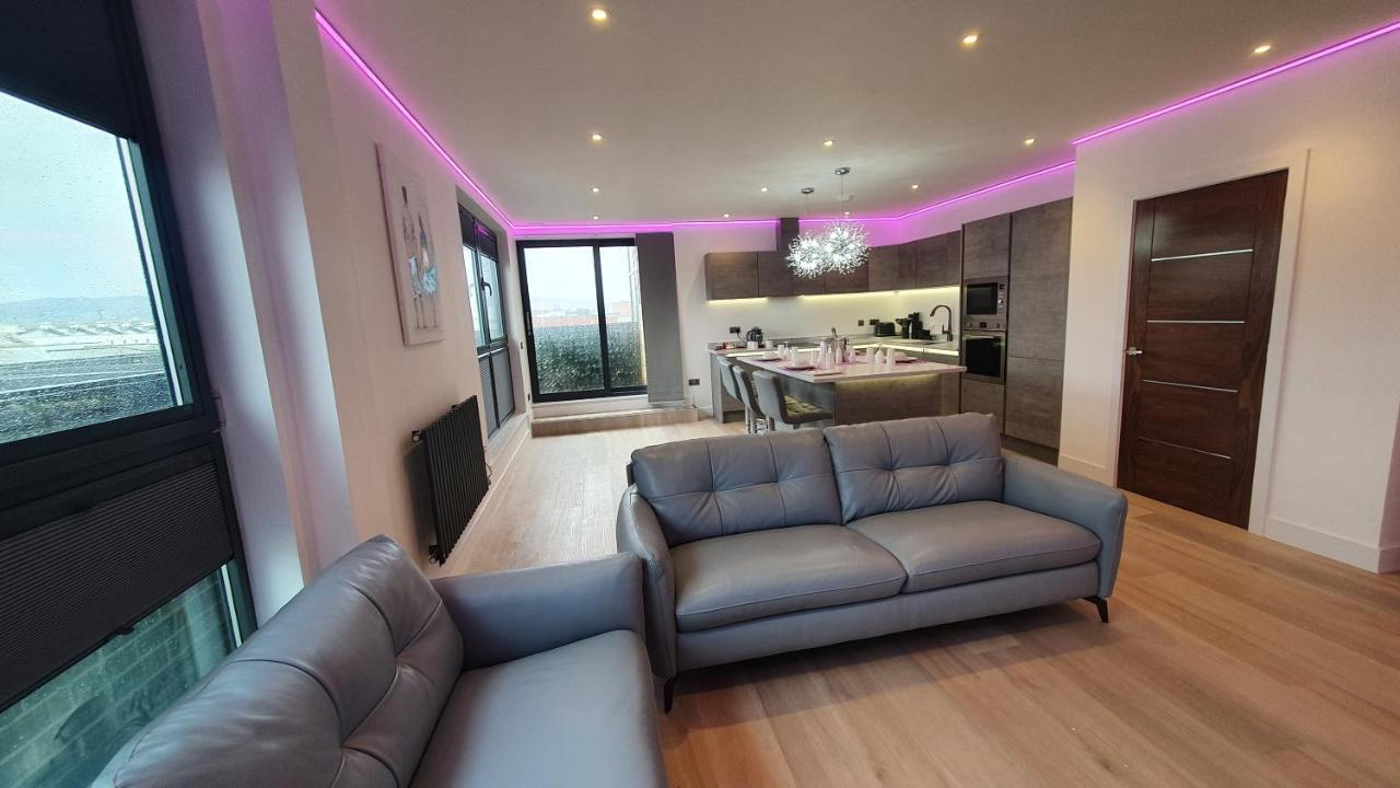 Central Penthouse With Hot Tub & Views 24 Cheltenham Eksteriør bilde